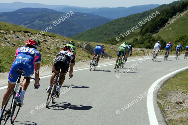 Peloton on Port de Larrau008p.jpg